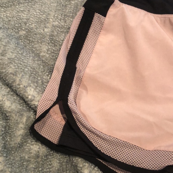 Reebok workout athletic shorts - Picture 5 of 8